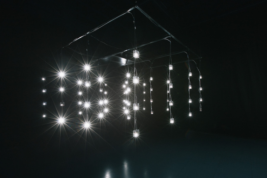 FLASHLIGHTINSTALLATION #1